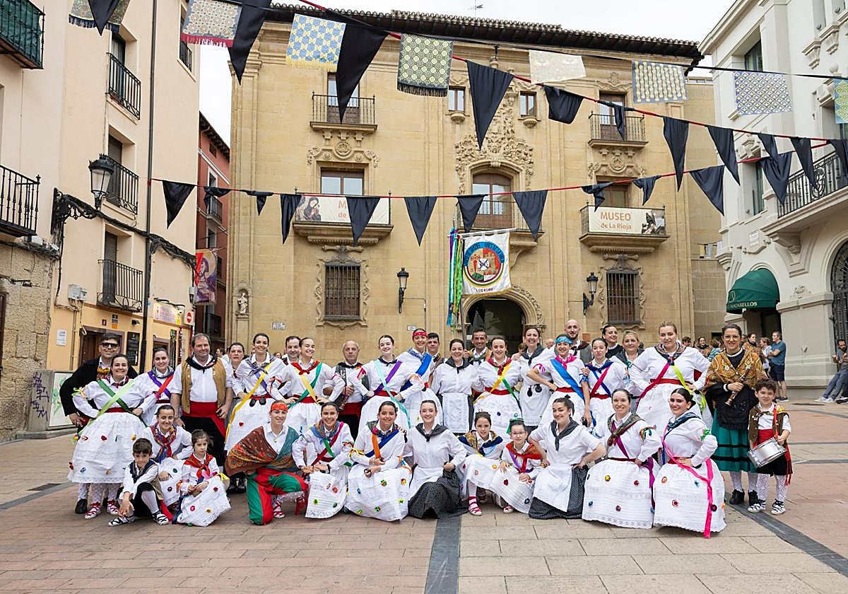 Logroño se viste de tradición