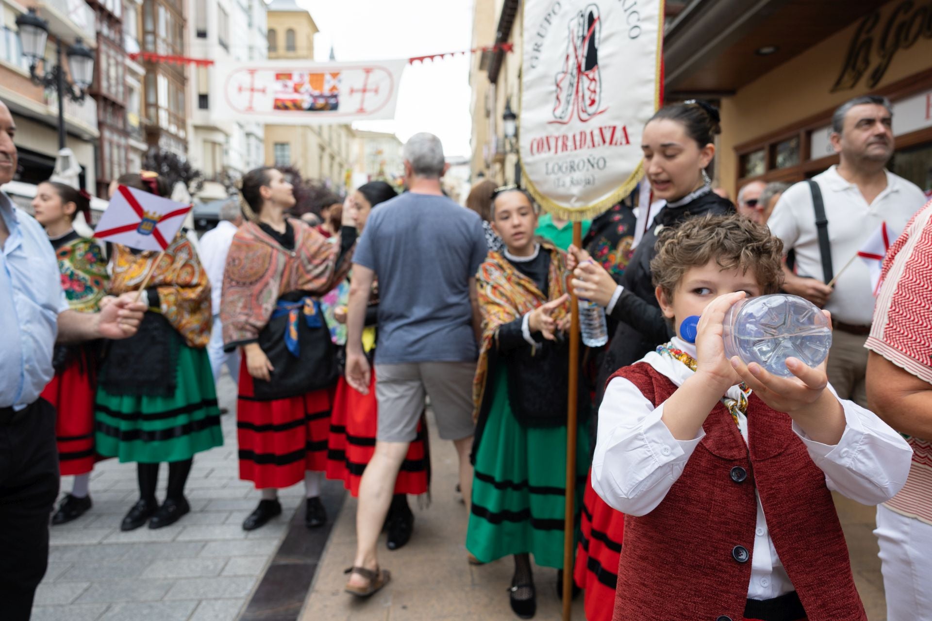 Logroño se viste de tradición