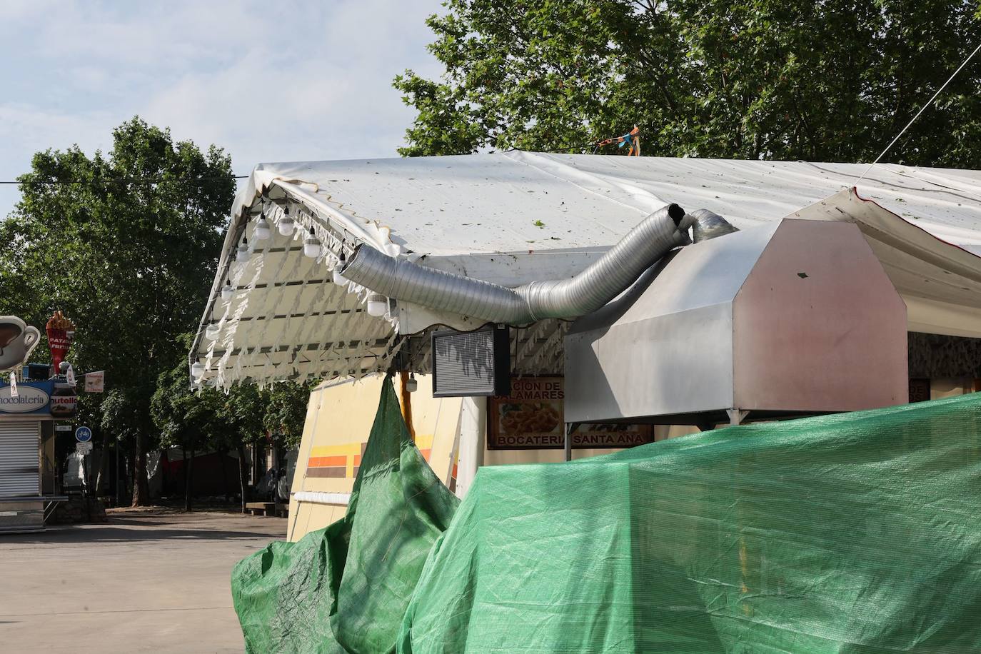Fotos | La tormenta destroza los puestos del recinto ferial de Logroño
