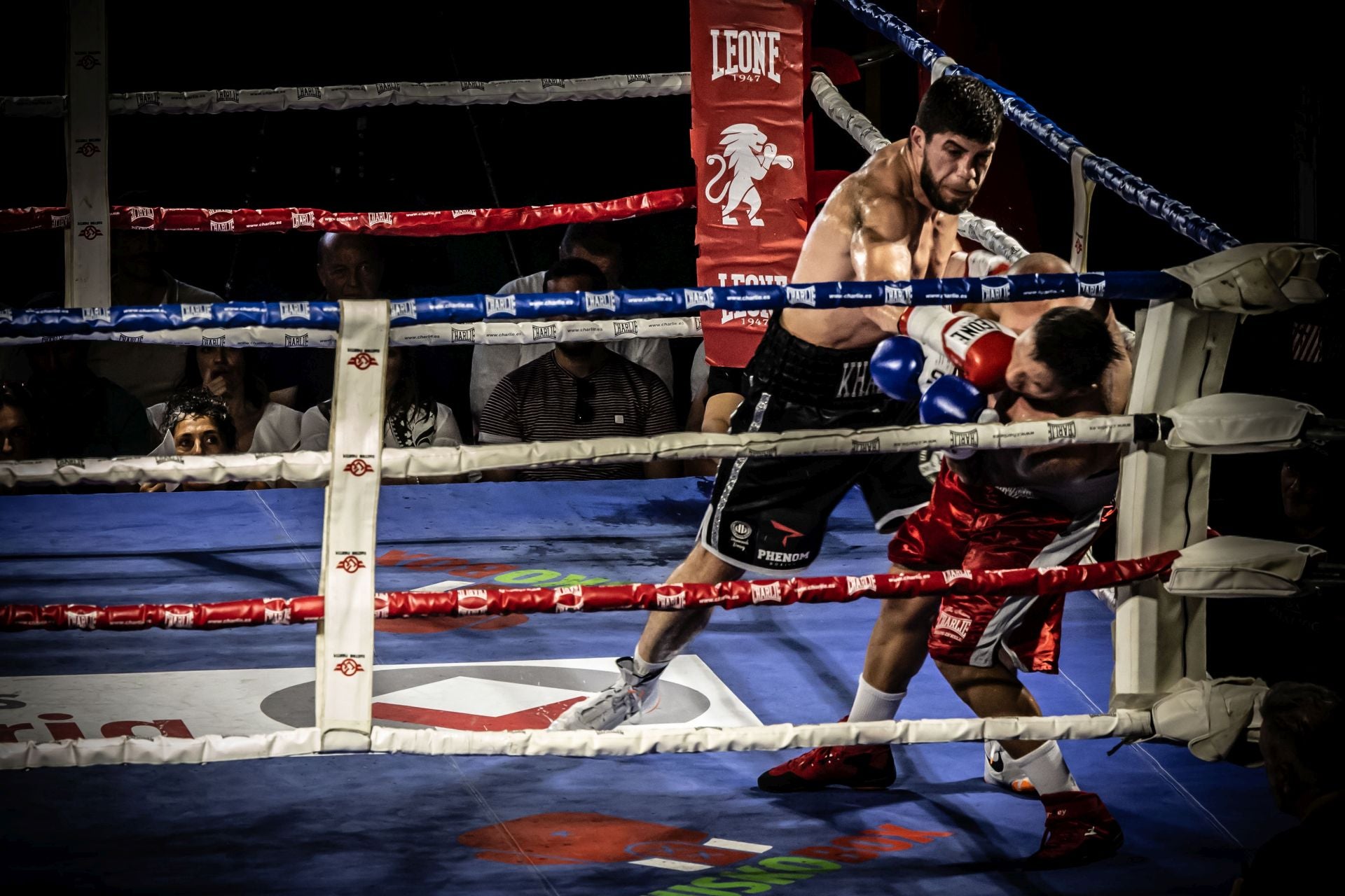 Una noche de boxeo en Las Gaunas