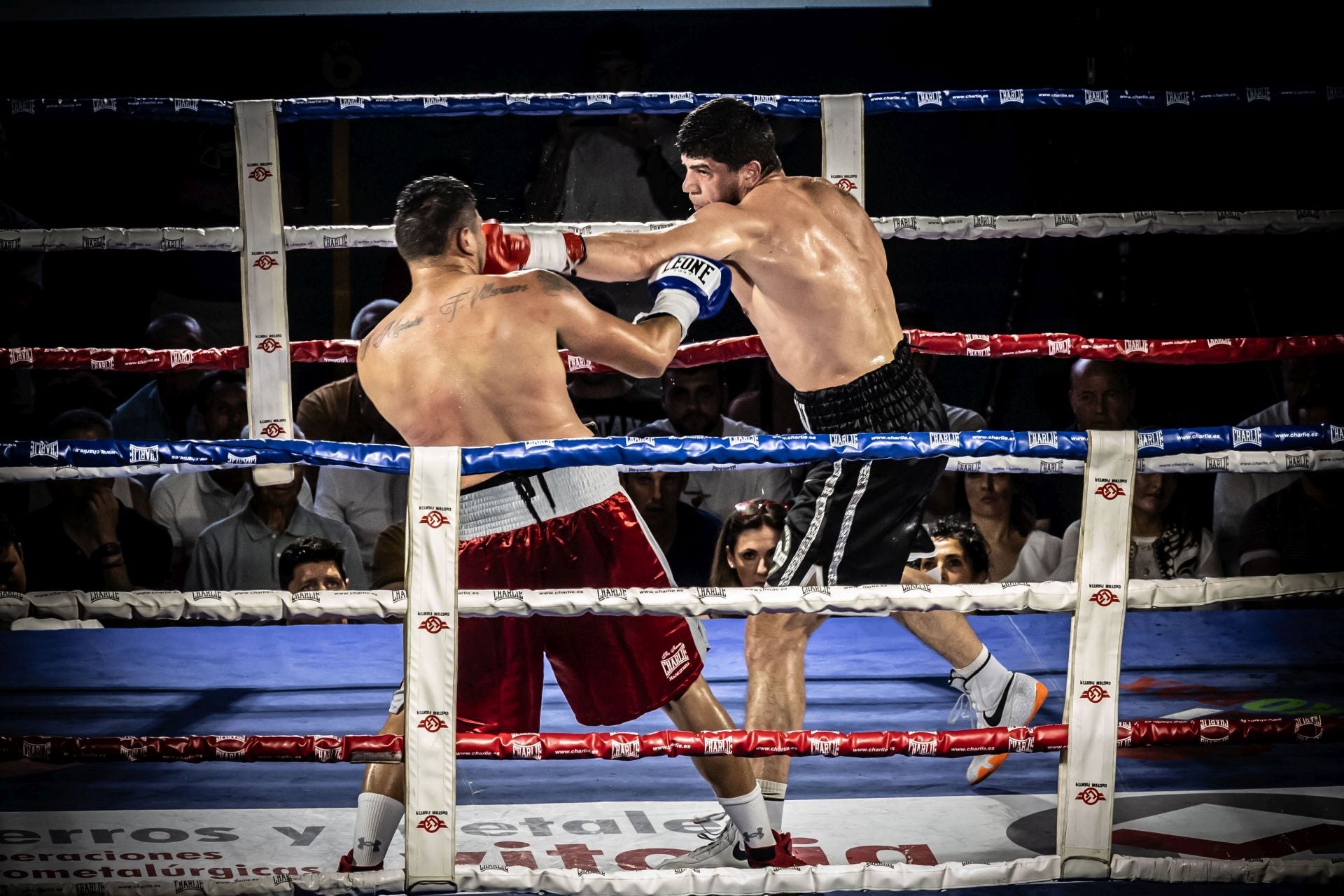 Una noche de boxeo en Las Gaunas