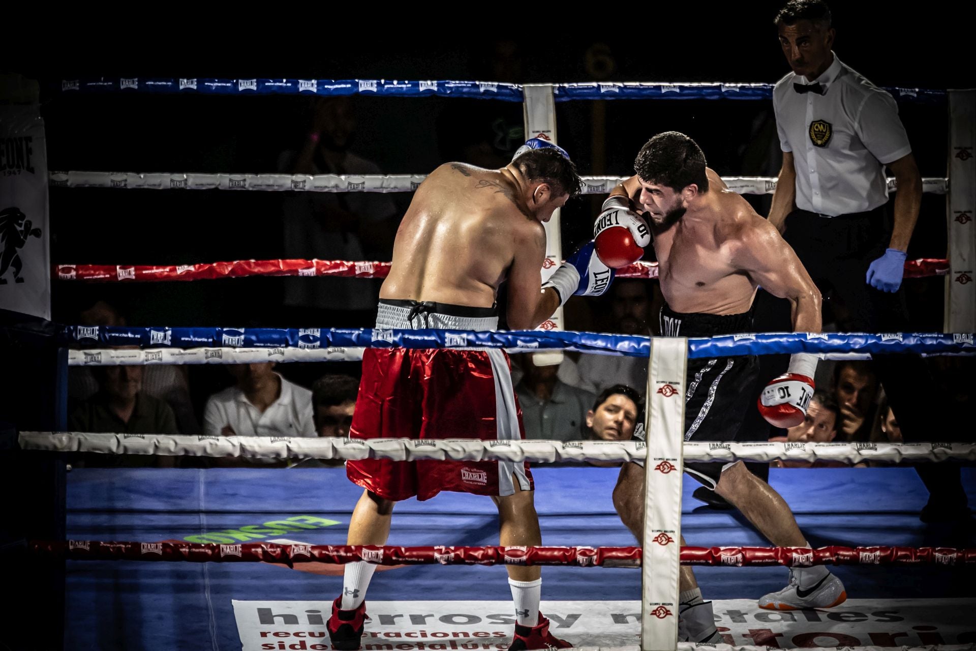 Una noche de boxeo en Las Gaunas