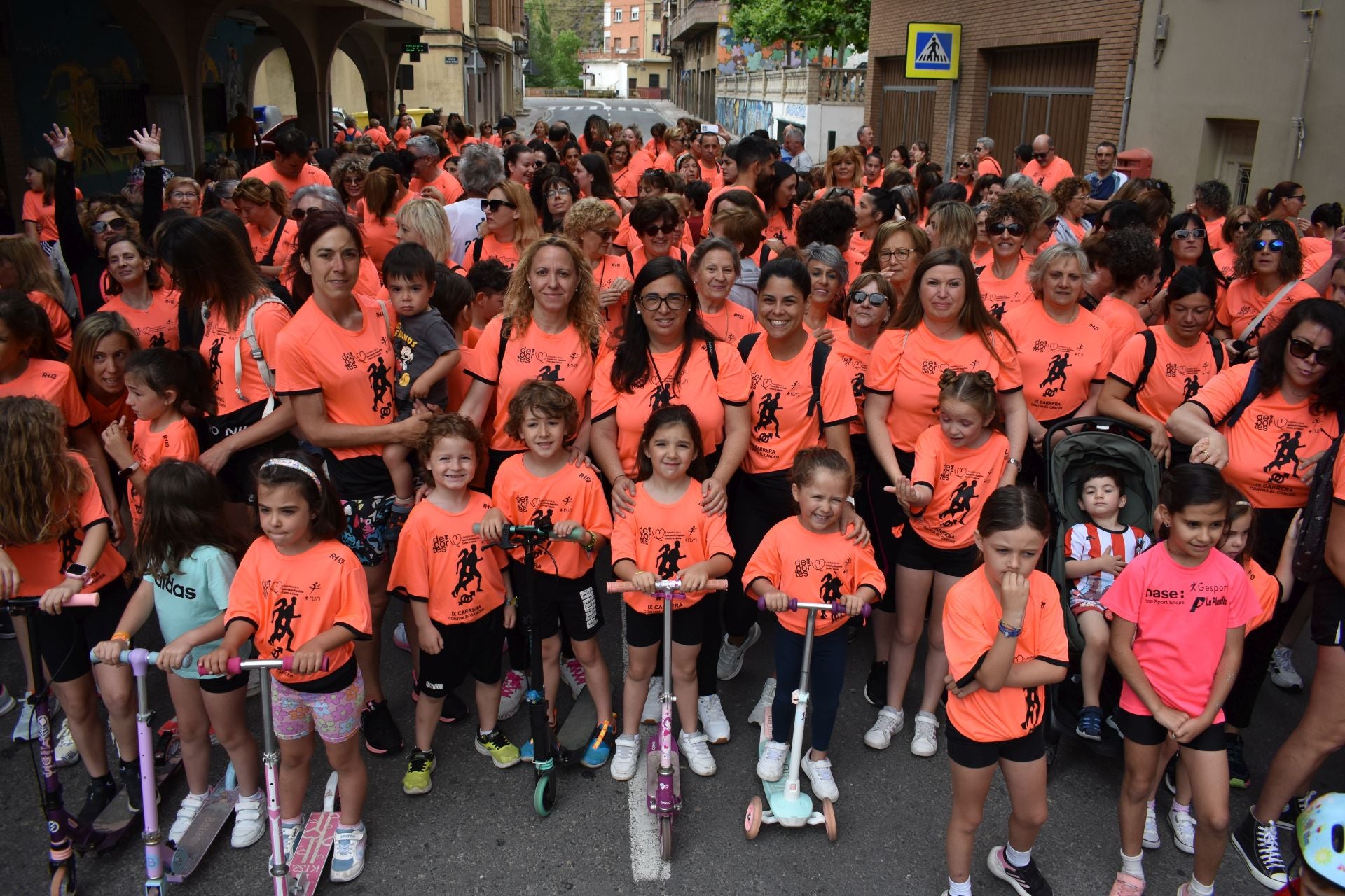 Deporte en la calle y marcha contra el cáncer, en Autol