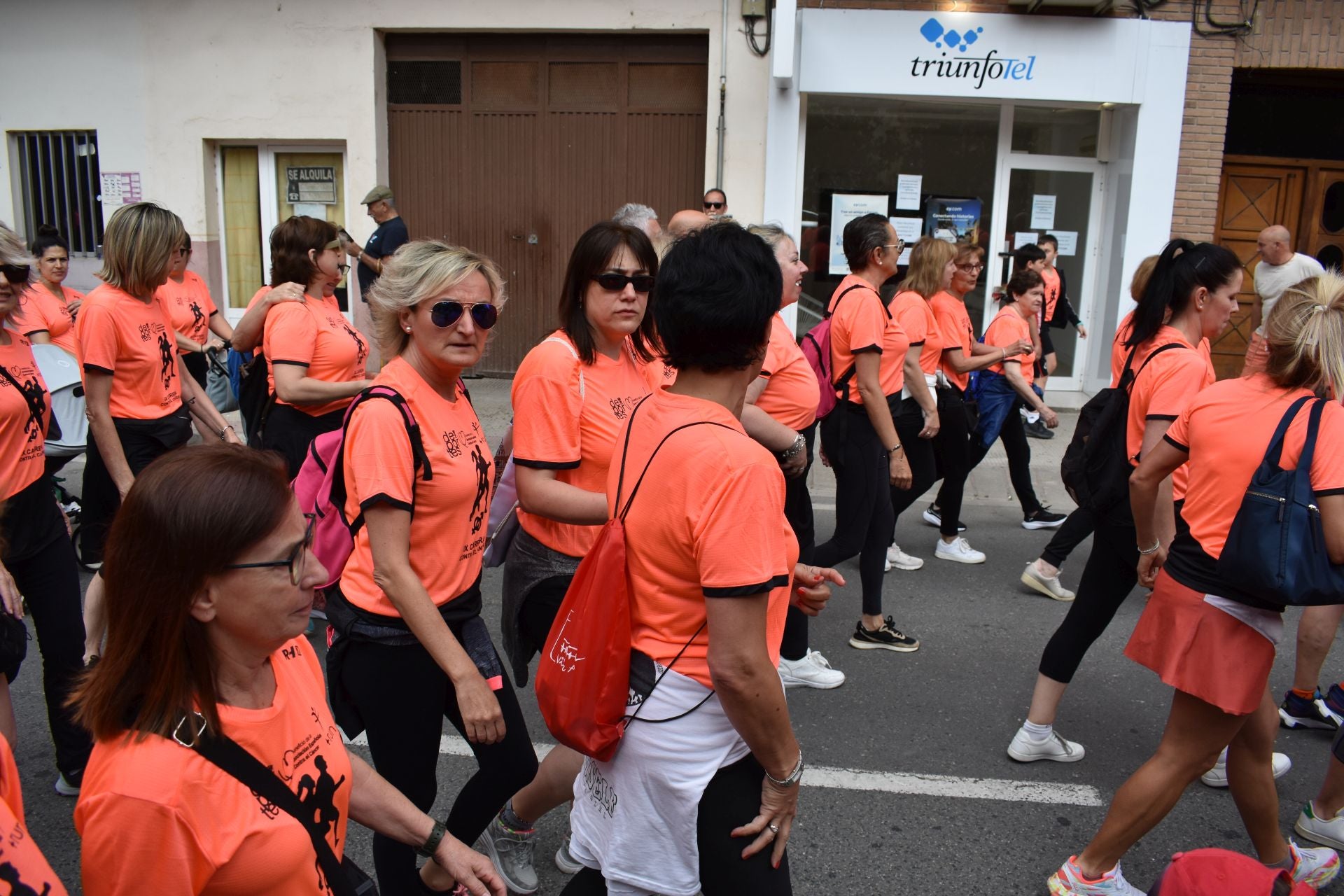 Deporte en la calle y marcha contra el cáncer, en Autol
