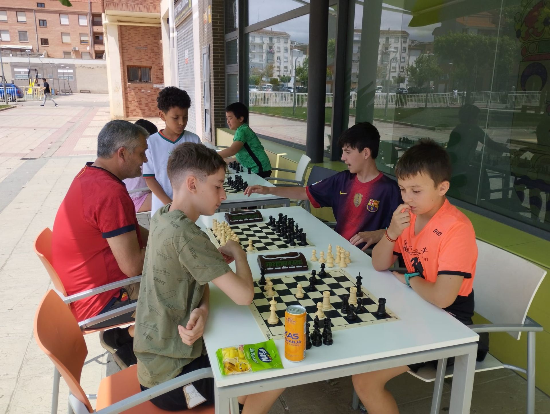 Deporte en la calle y marcha contra el cáncer, en Autol