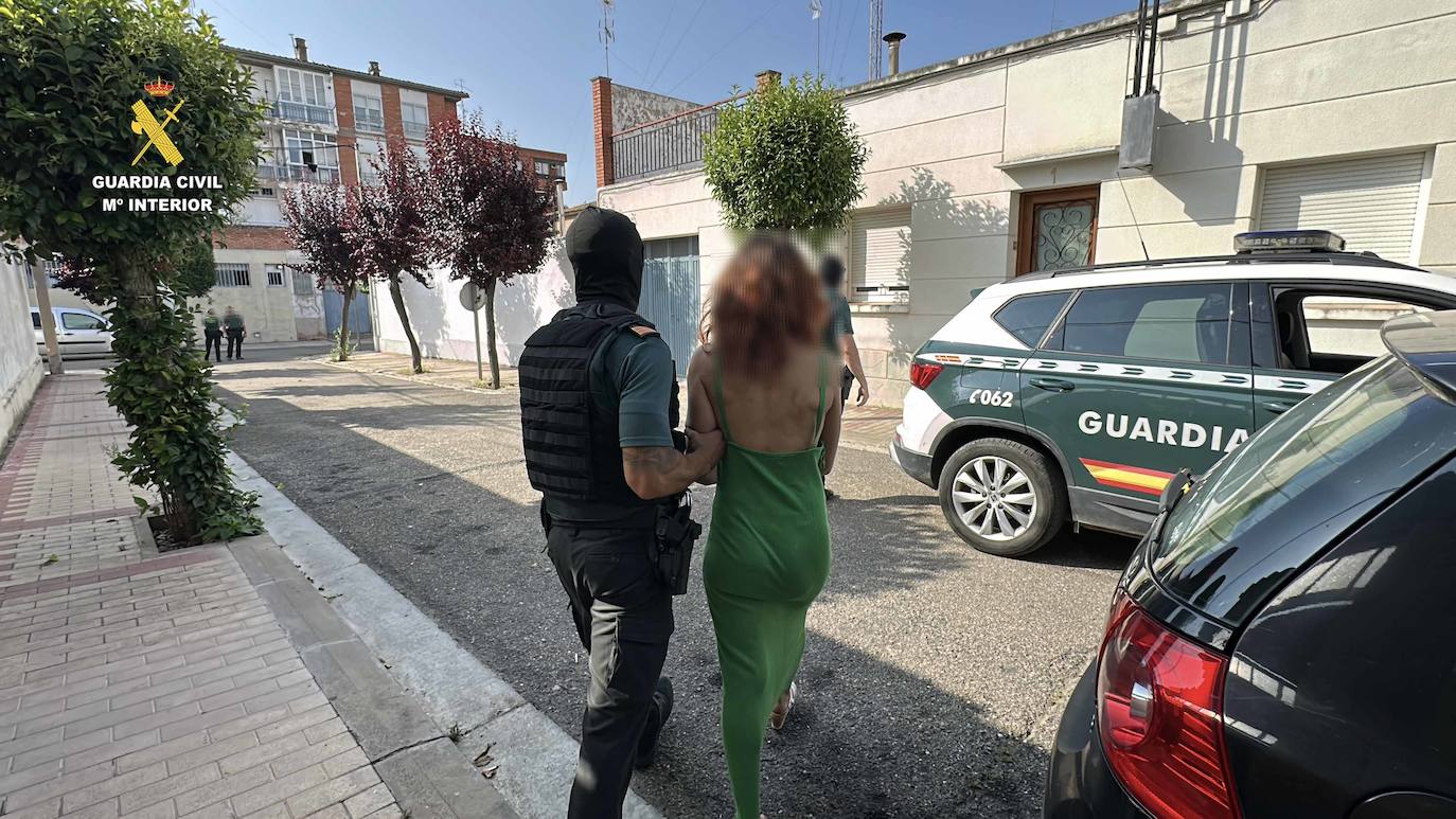 Las imágenes del operativo de la Guardia Civil en Calahorra