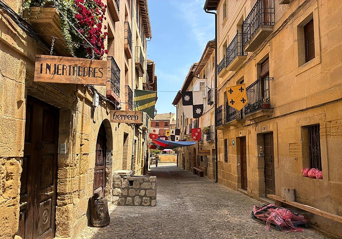 En las calles de Briones se ultiman los preparativos para su gran cita anual.