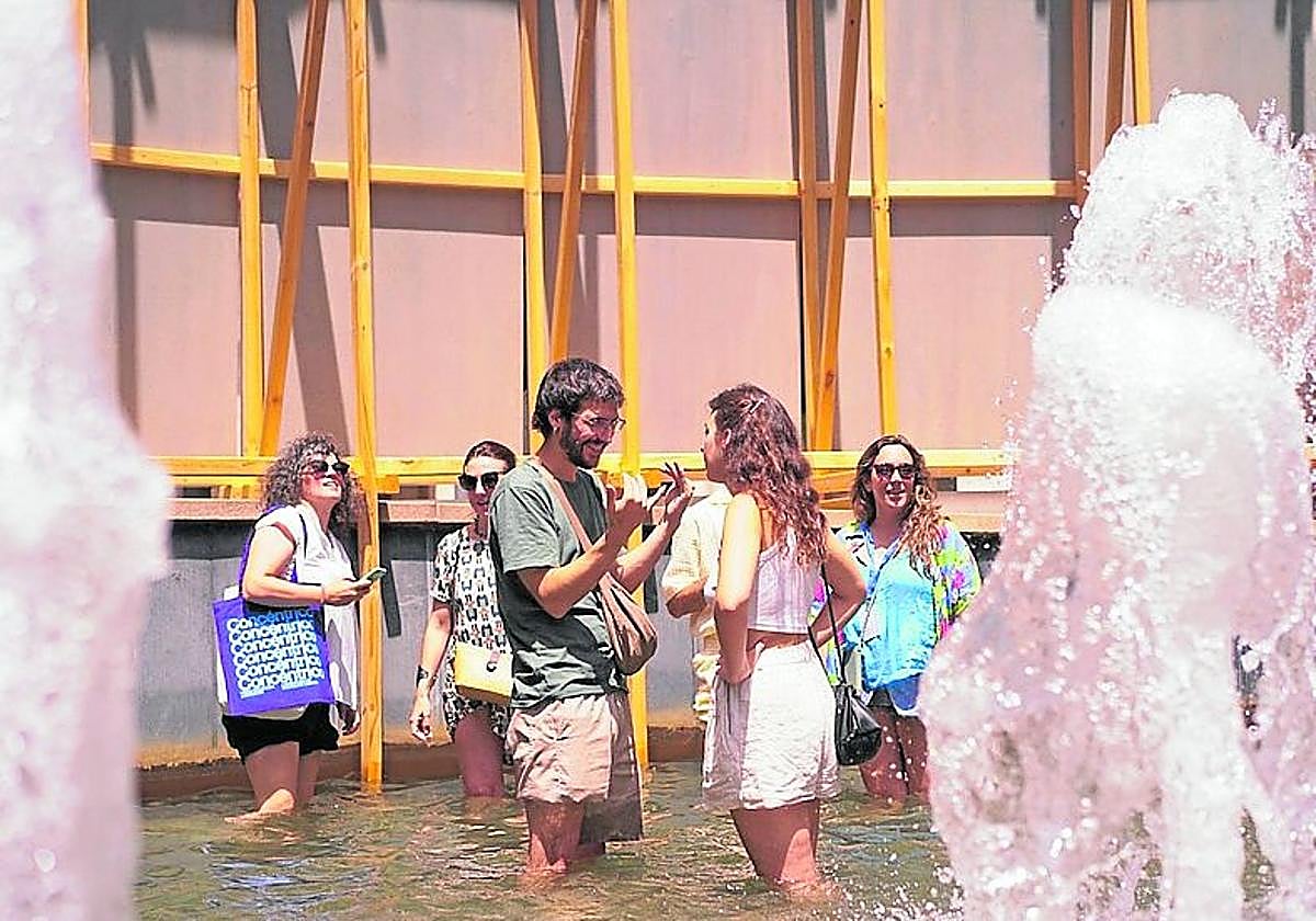 ¡Al agua, a la mesa... y a la sombra!