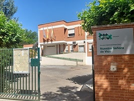 Entrada a la escuela infantil de primer ciclo Nuestra Señora de Vico de Arnedo.