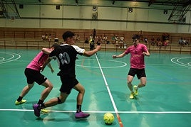 Uno de los partidos del maratón 48 horas de fúbol sala de Arnedo.