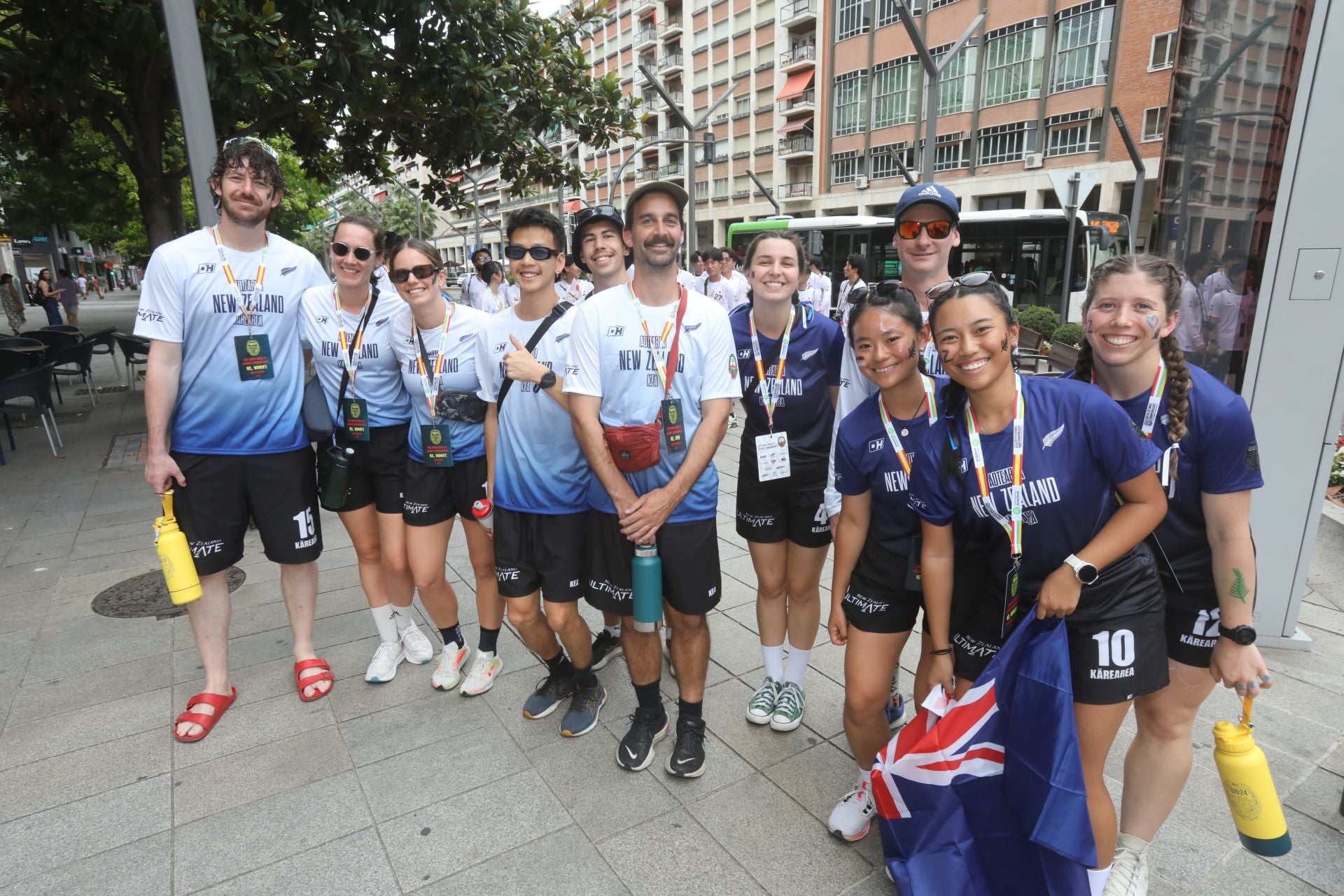 El desfile de las selecciones abre el Mundial de Frisbee