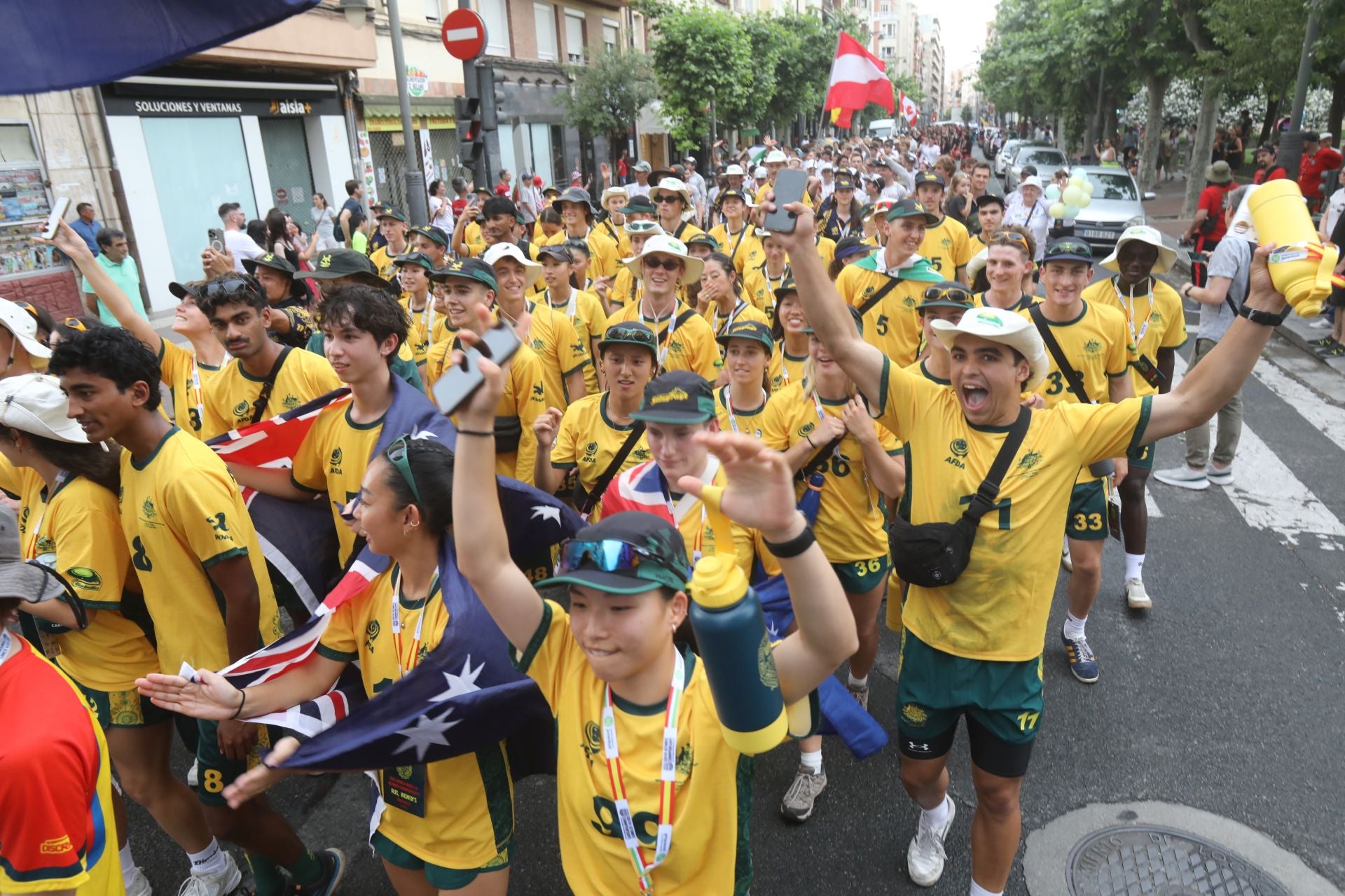 El desfile de las selecciones abre el Mundial de Frisbee