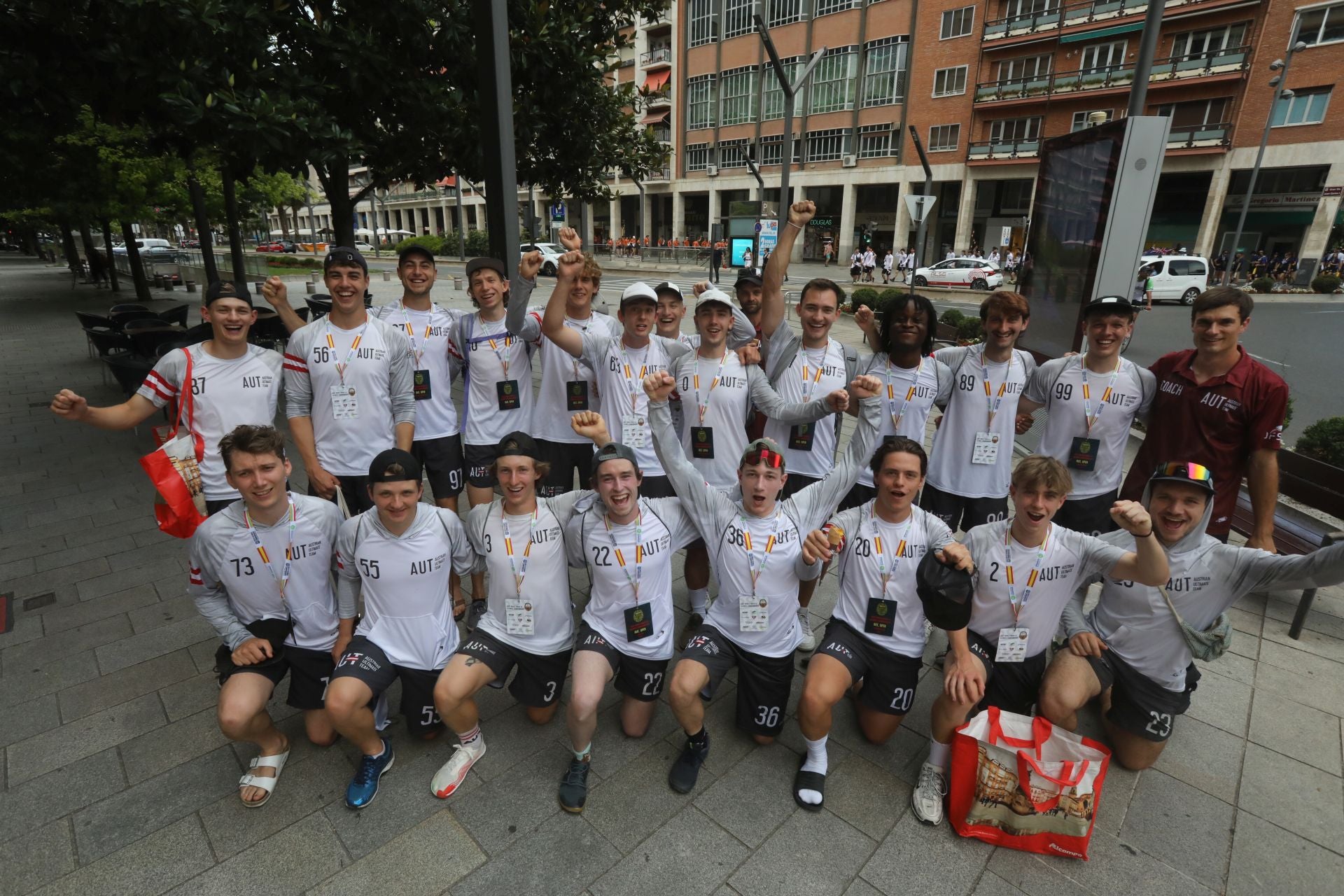 El desfile de las selecciones abre el Mundial de Frisbee