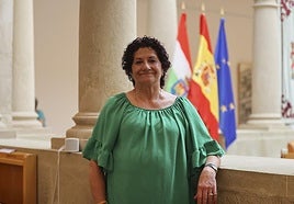 Paqui Terroba, presidenta de VencELA, en el Parlamento de La Rioja, donde el viernes leyó el manifiesto por el Día Mundial de la ELA.