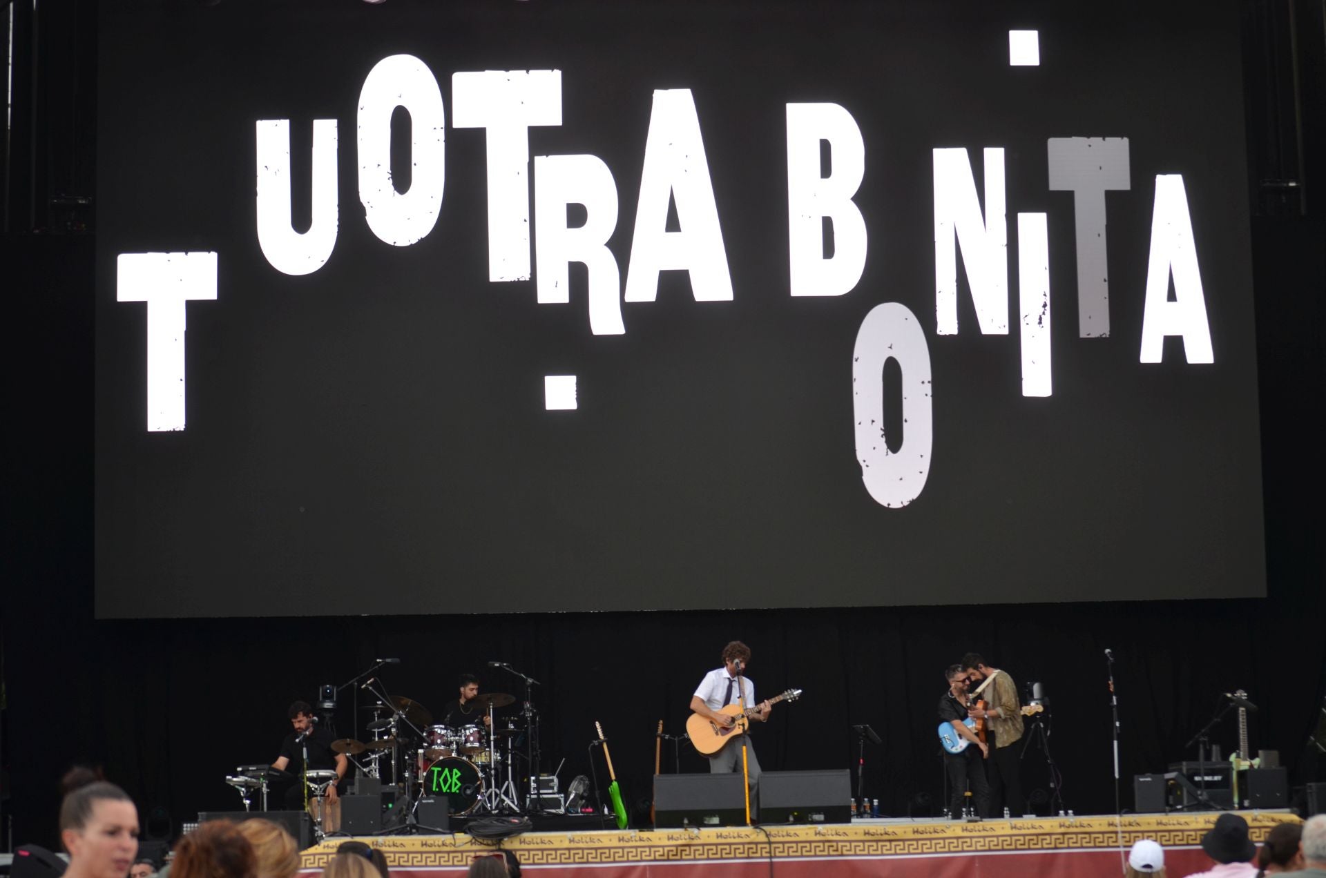 El público disfruta de los conciertos del sábado del Festival Gran Reserva