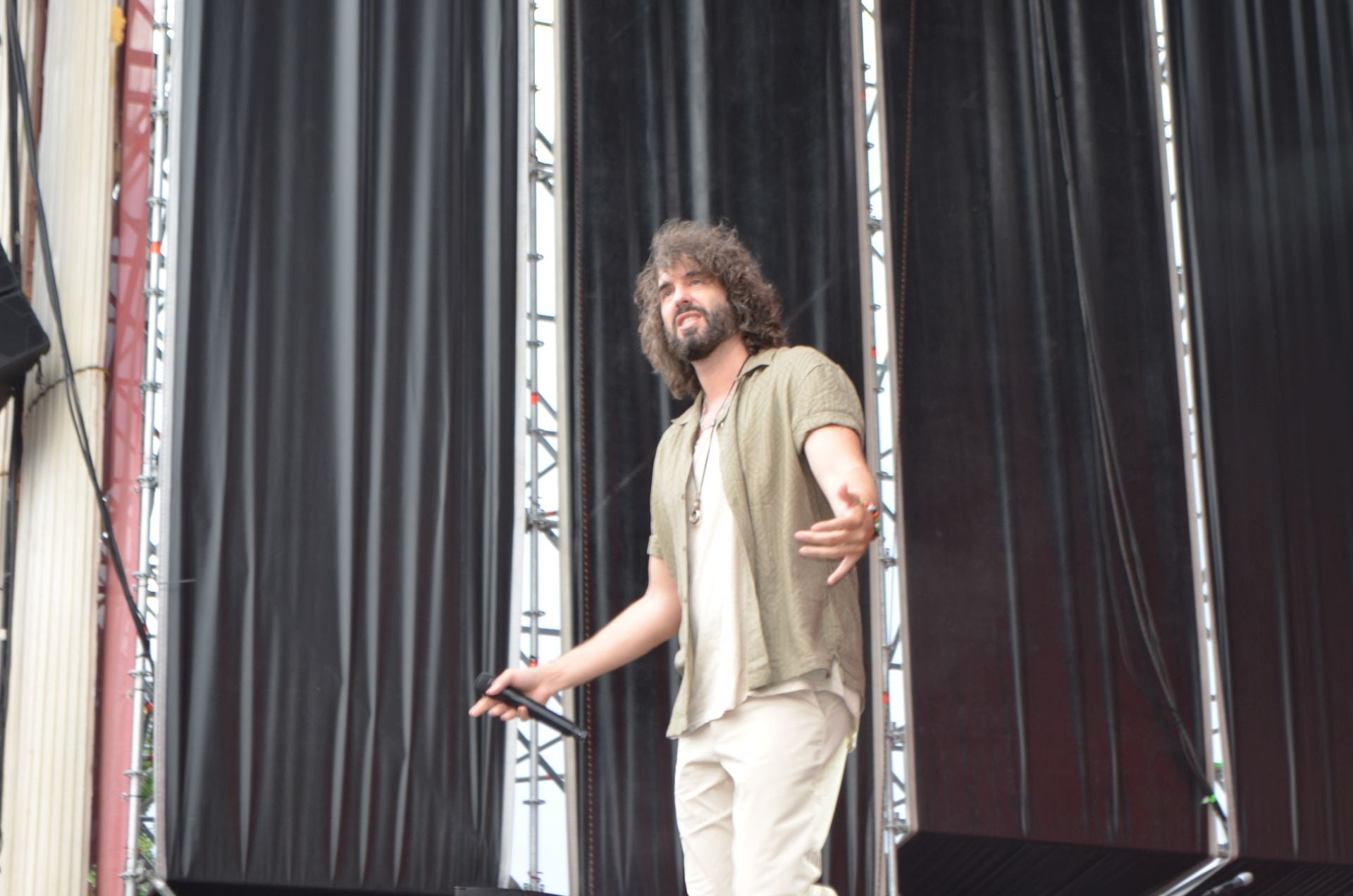 El público disfruta de los conciertos del sábado del Festival Gran Reserva