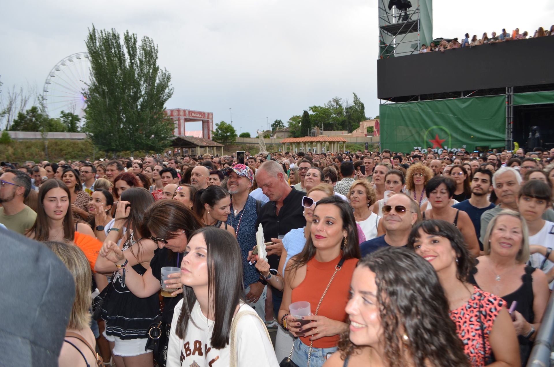El público disfruta de los conciertos del sábado del Festival Gran Reserva