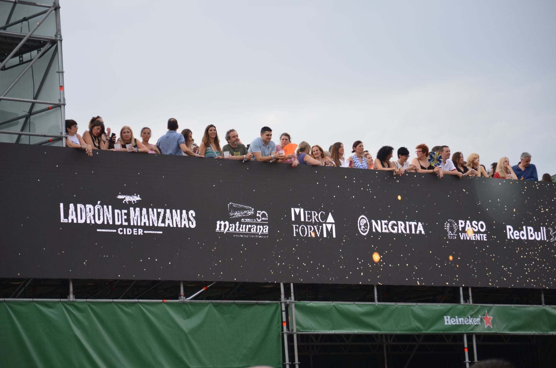 El público disfruta de los conciertos del sábado del Festival Gran Reserva