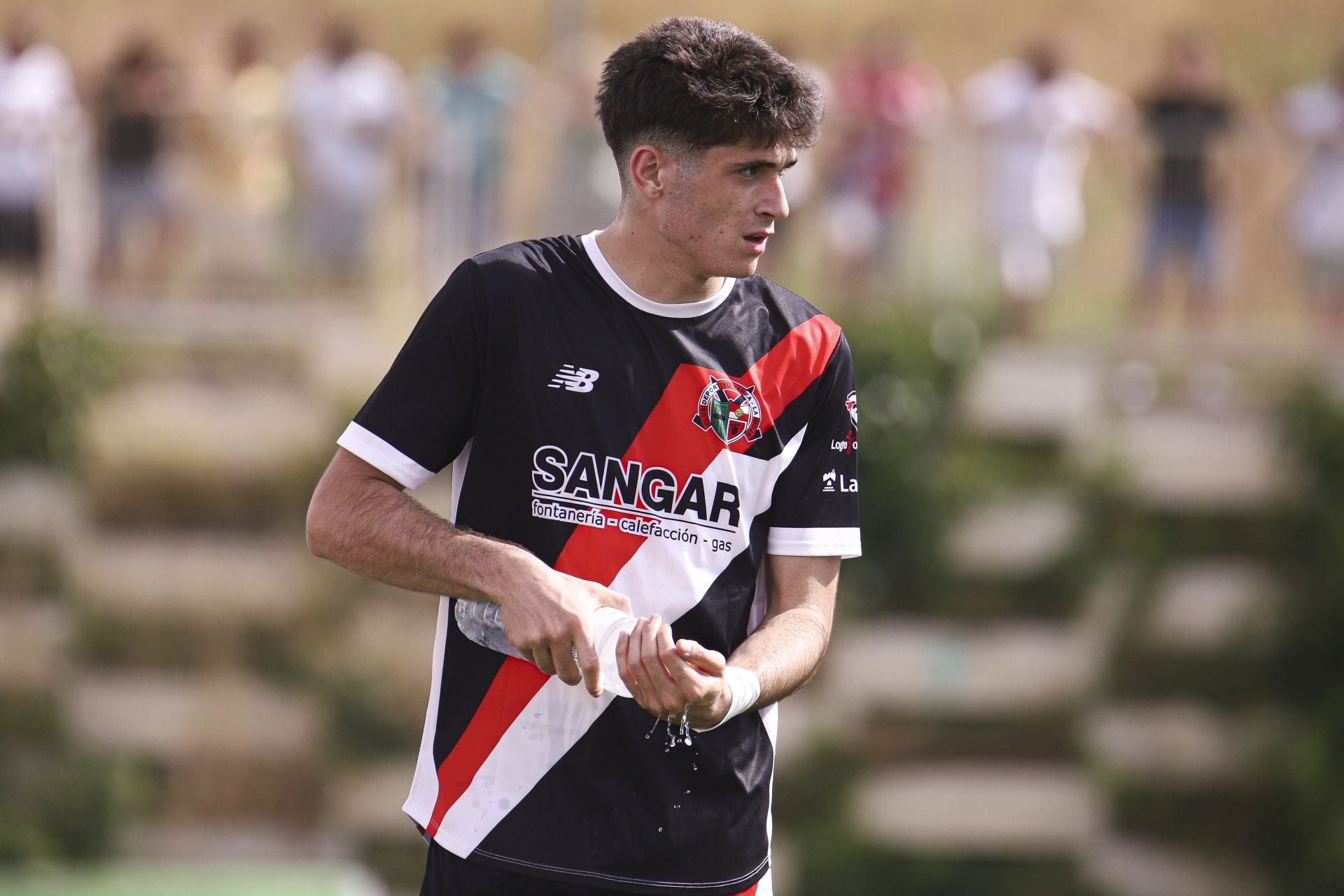 El Varea pierde ante el Rayo y se despide del ascenso