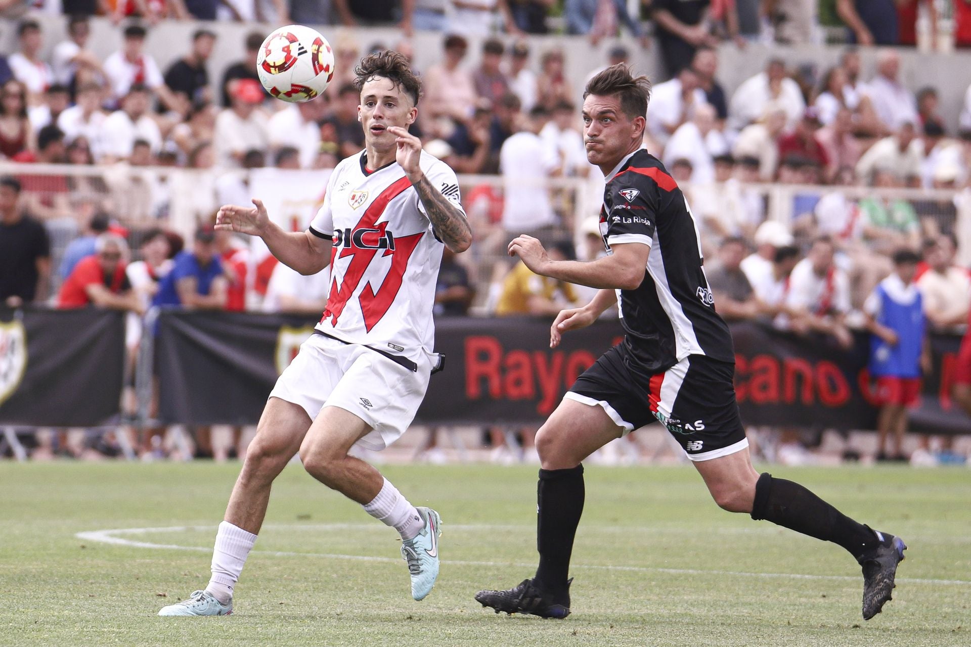 El Varea pierde ante el Rayo y se despide del ascenso