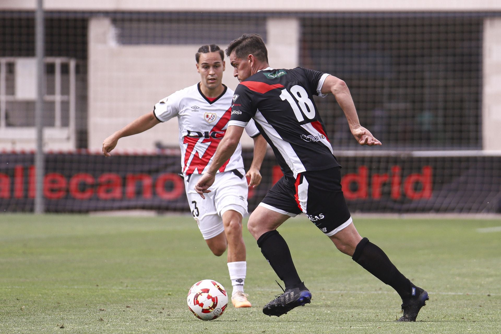 El Varea pierde ante el Rayo y se despide del ascenso