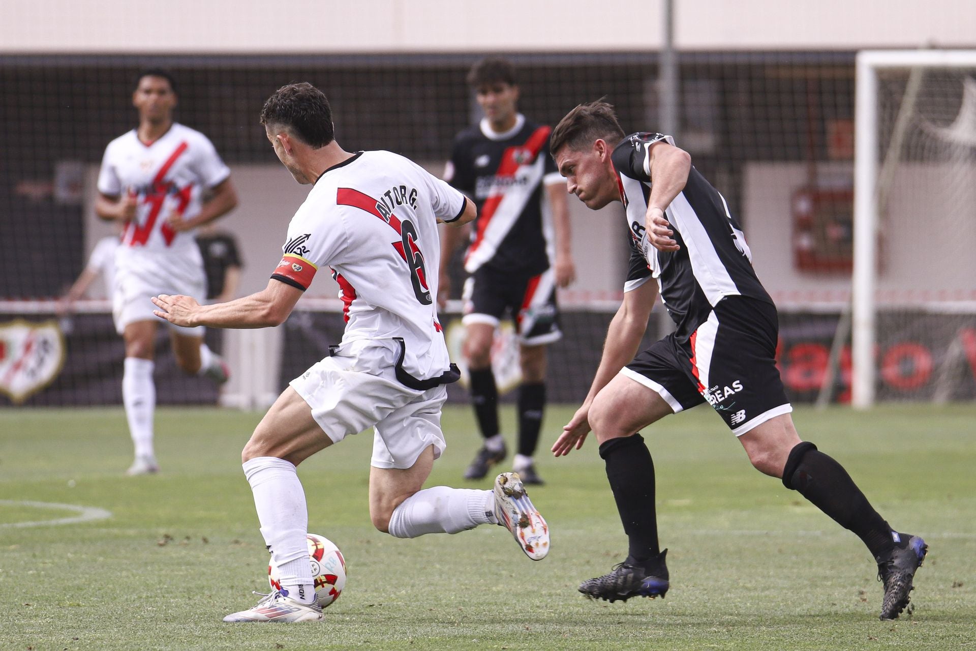 El Varea pierde ante el Rayo y se despide del ascenso