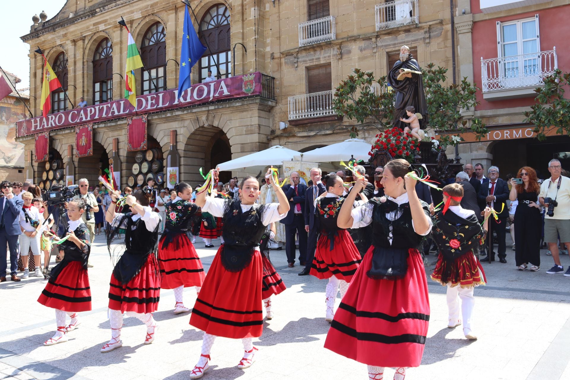 San Felices recorre las calles de Haro