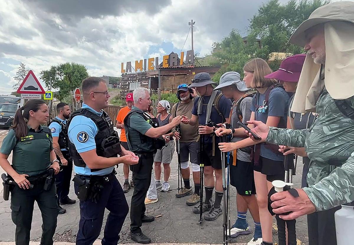 Guardia Civil y Gendarmería Francesa, juntos en La Rioja para proteger a los peregrinos