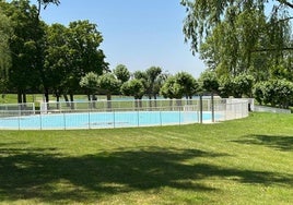 Piscinas municipales de Alberite, cerradas.