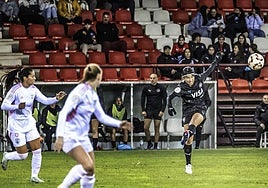 Imagen del partido entre DUX y Madrid, que ambos jugaron en diciembre del pasado año en Las Gaunas ,