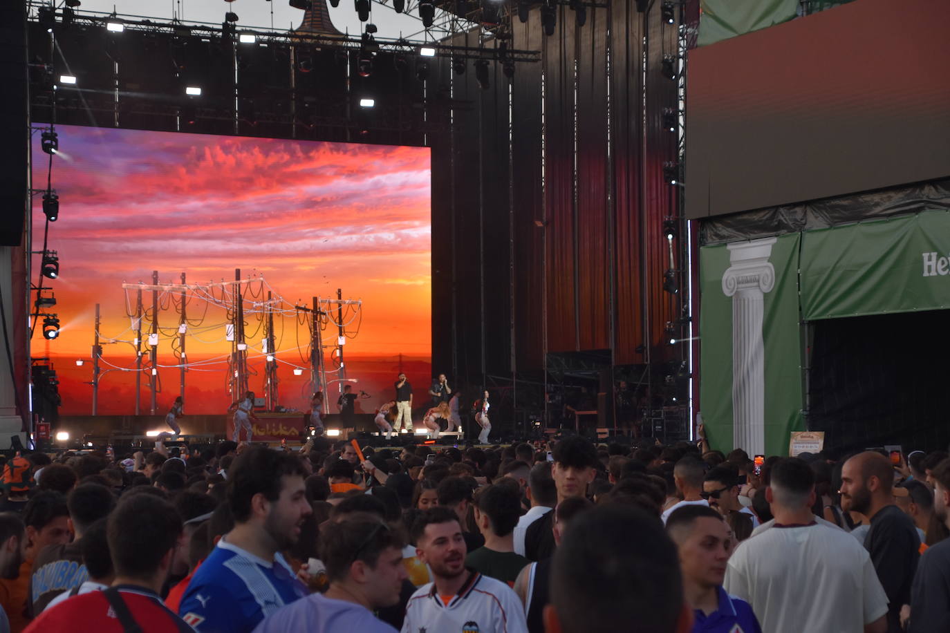 Omar Montes, Ozuna, Courtz... las imágenes de los conciertos del jueves del Holika