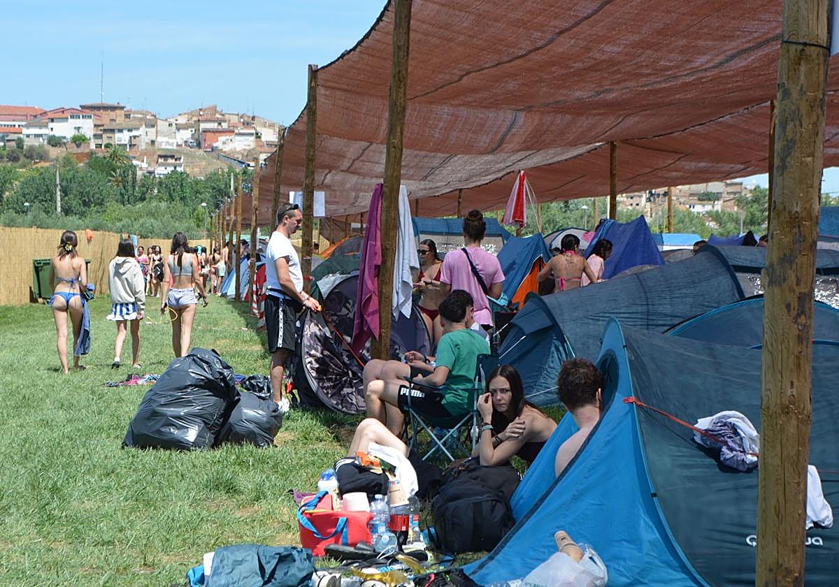 La acampada de los &#039;holikers&#039;