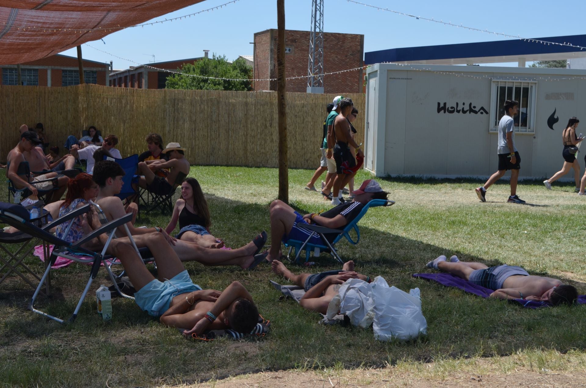 La acampada de los &#039;holikers&#039;