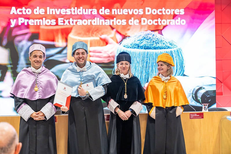 Las imágenes del acto de investidura de nuevos doctores en la UR