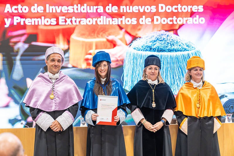 Las imágenes del acto de investidura de nuevos doctores en la UR