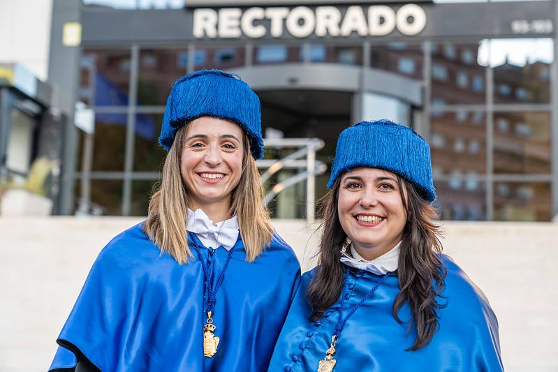 Las imágenes del acto de investidura de nuevos doctores en la UR
