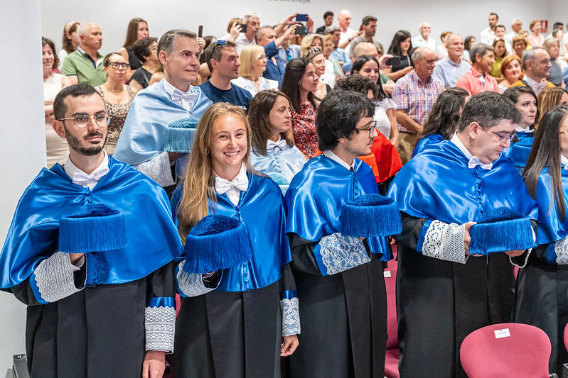 Las imágenes del acto de investidura de nuevos doctores en la UR