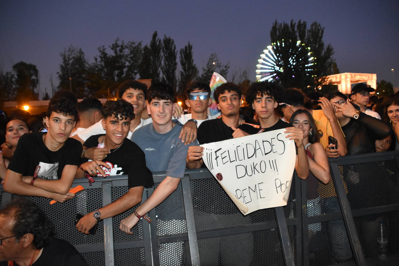 Duki, Timmy Trumpet y fuegos artificiales en el festival Holika