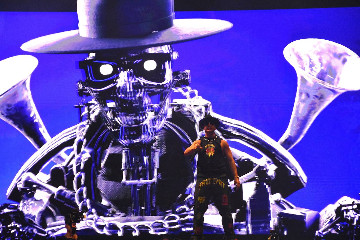 Duki, Timmy Trumpet y fuegos artificiales en el festival Holika