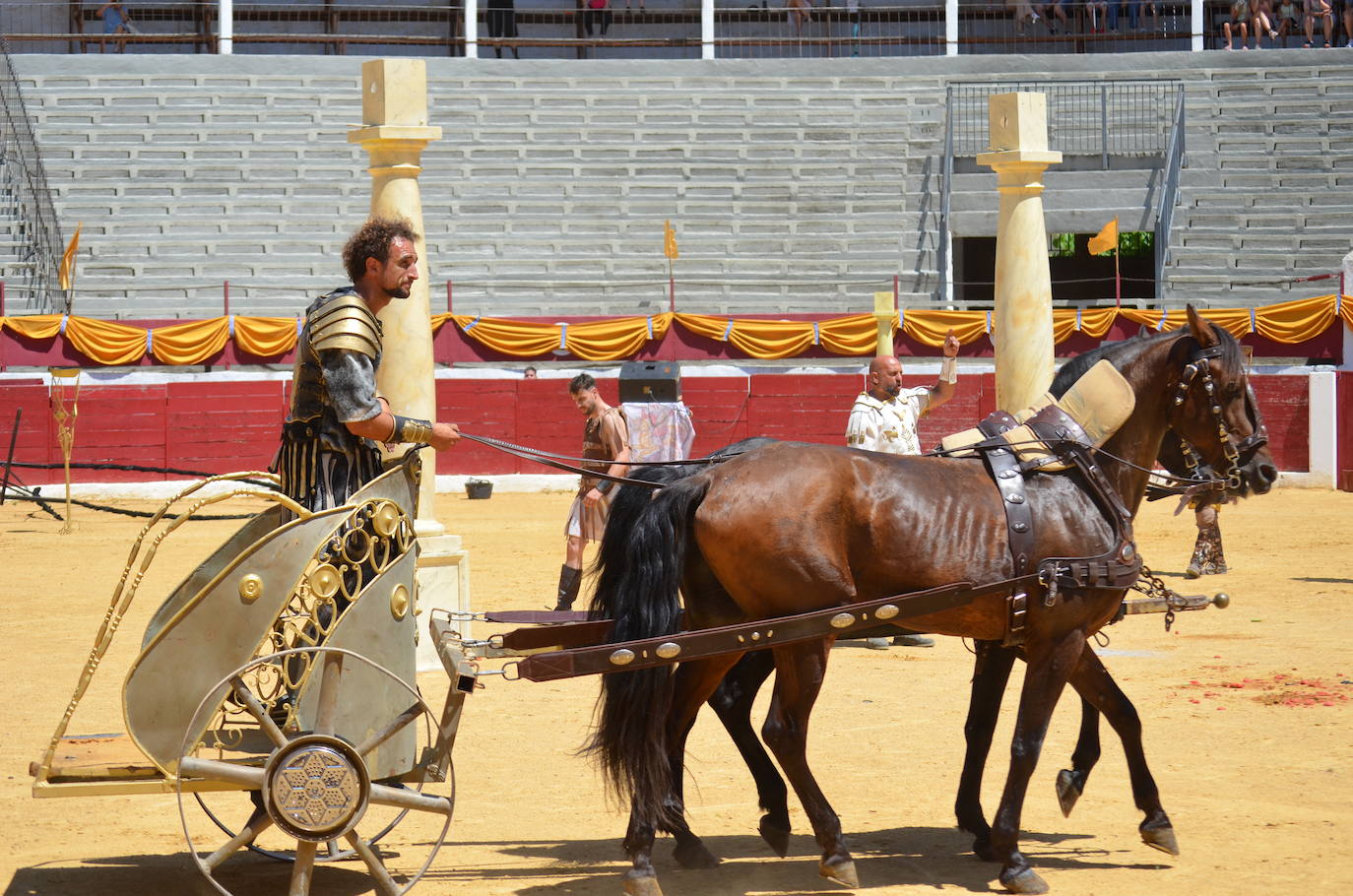 Las imágenes de los gladiadores, bailarinas y carreras de cuadrigas