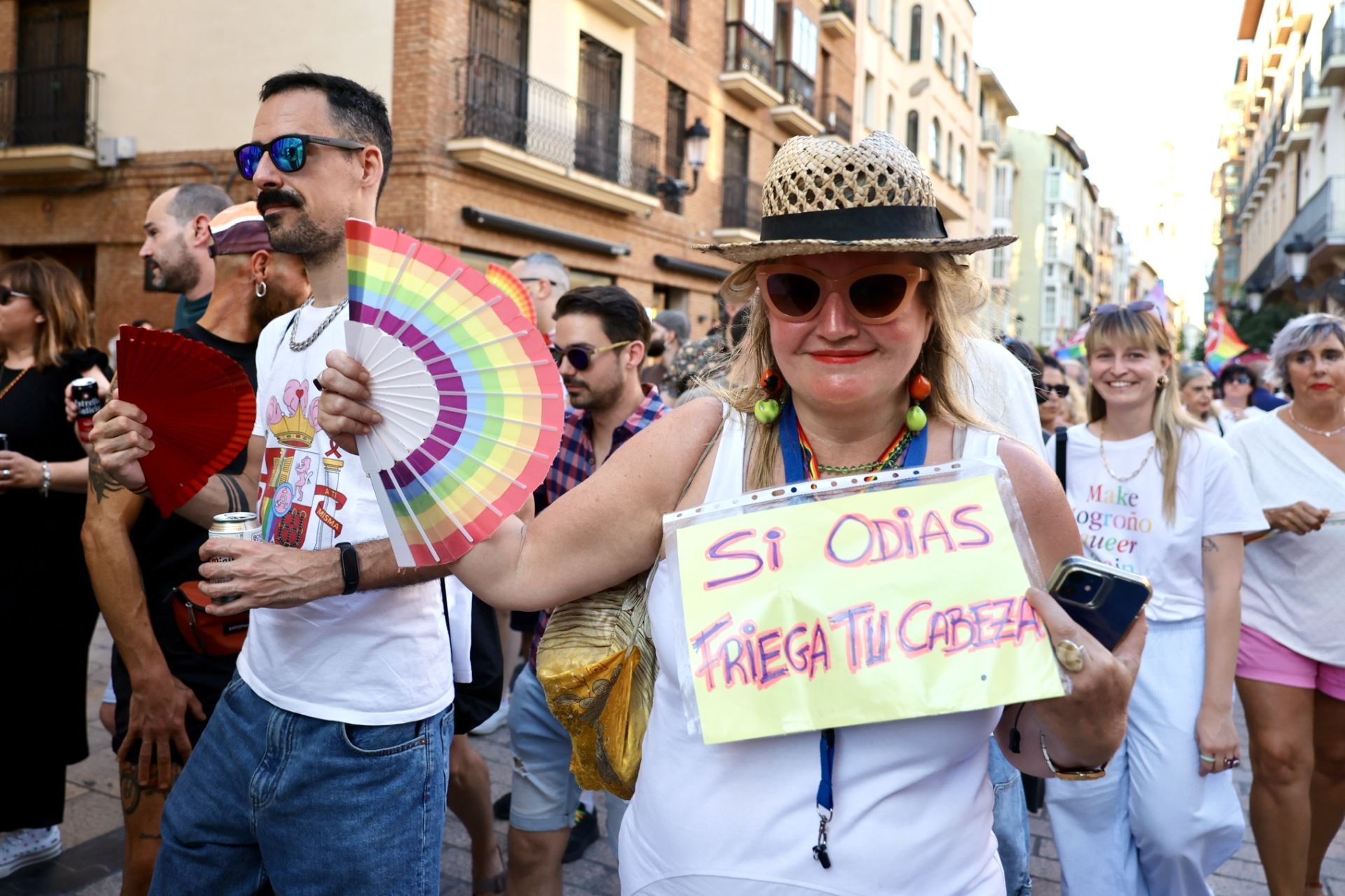 El colectivo LGTBIQ+ saca el Orgullo en las calles de Logroño