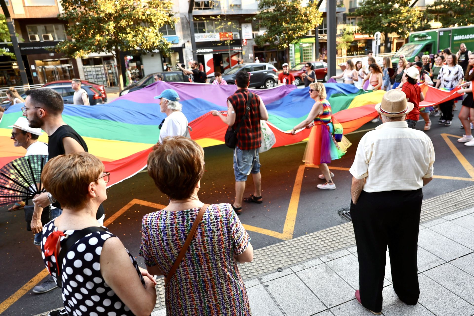 El colectivo LGTBIQ+ saca el Orgullo en las calles de Logroño