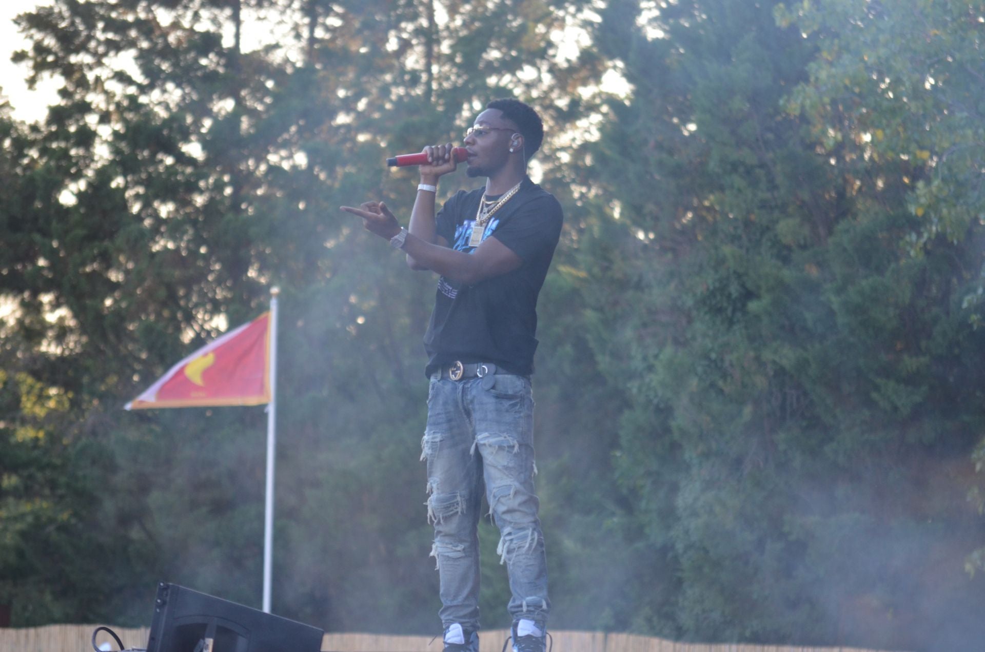 Sombreros, abanicos... y muchas ganas de pasarlo bien en Holika