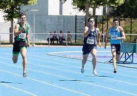 Carrera de 200 metros con Carlos Beltrán (6510) que fue el vencedor de la distancia.