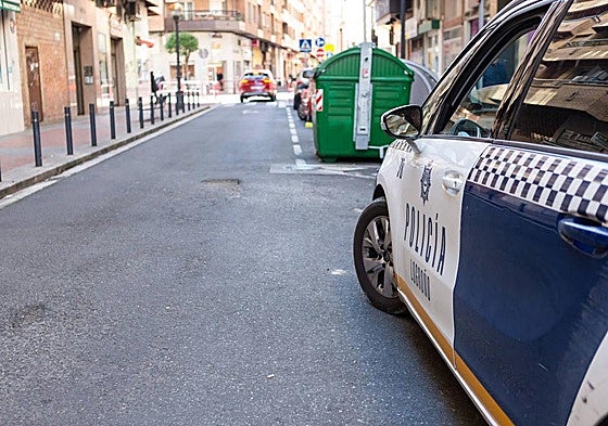 Una patrulla de la Policía Local de Logroño, en una imagen de archivo.