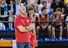 Nacho Arbués, entrenador del Logrobasket.