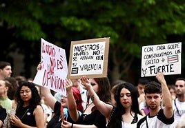 Concentración en Logroño contra las agresiones homófobas: «Nos atacan porque no nos escondemos»