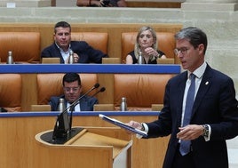 Gonzalo Capellán sube al estrado de oradores de La Merced.
