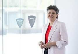 Virginia Borges posa en el vestíbulo del Palacio de Congresos Riojafórum, donde tiene su despacho.