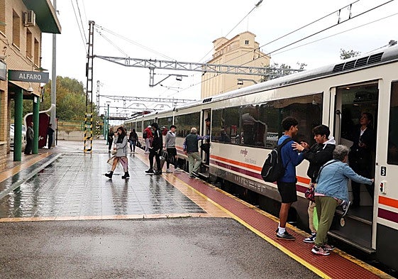 Imagen de archivo de un tren en la estación de Alfaro.
